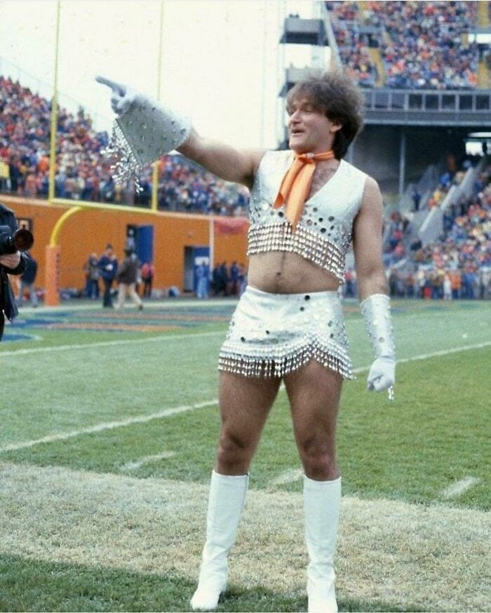 Robin Williams jako cheerleaderka Denver Broncos, 1979