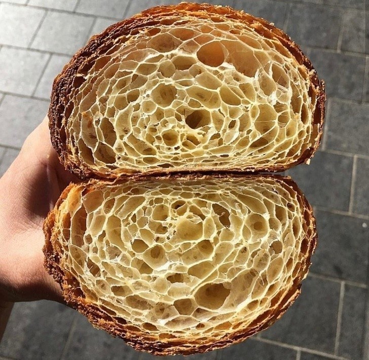 1. Najbardziej perfekcyjny croissant na świecie