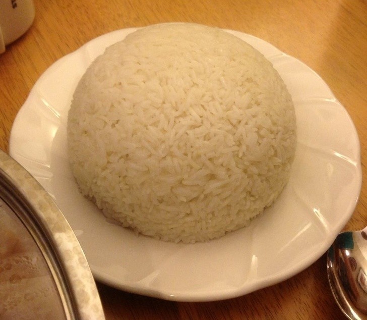 17. Szkoda byłoby zniszczyć tę perfekcyjną kopułę ryżu.