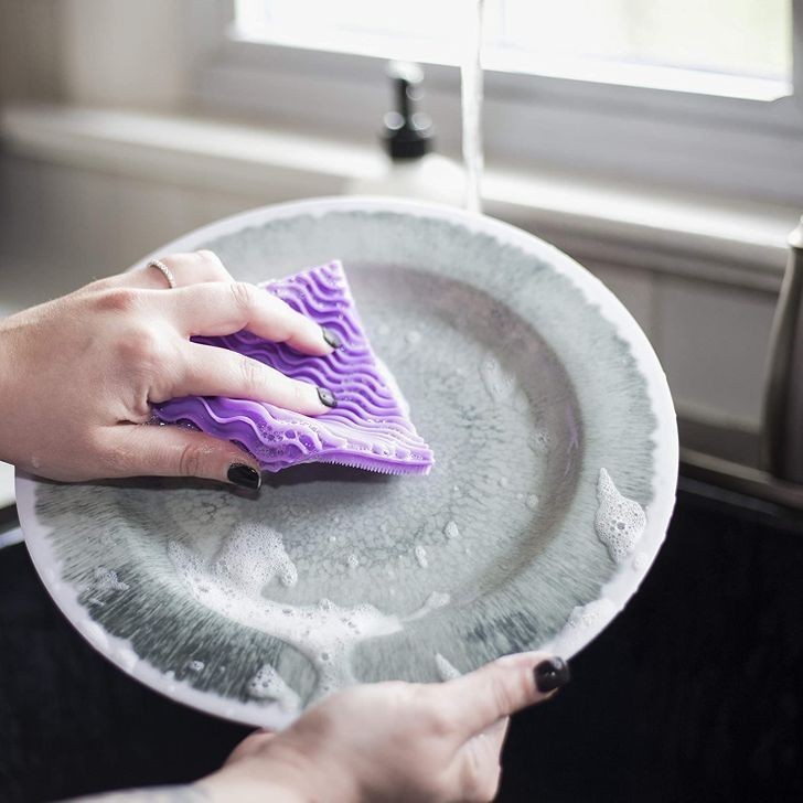 14. Odporna na zapachy silikonowa gąbka do mycia naczyń