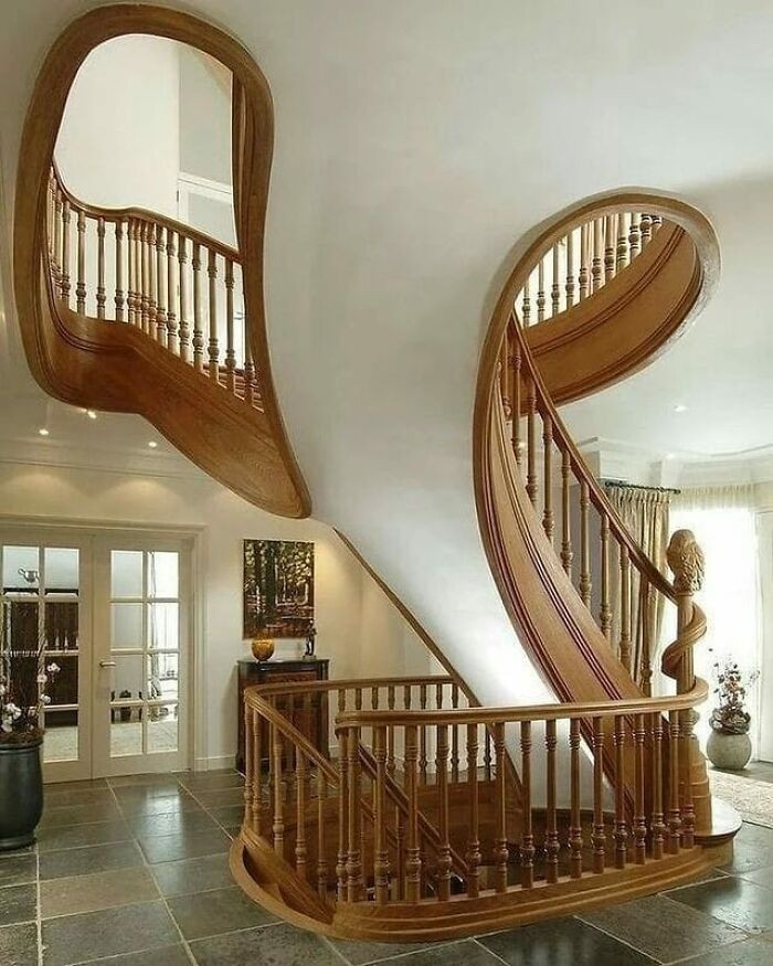  Niesamowicie gięte drewno na schody 
