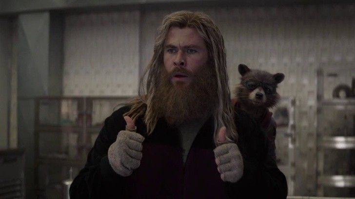 9. - We wszystkich scenach z „Avengers: Koniec gry,” Thor nosi rękawiczki, które kryją szwy kostiumu pogrubiającego Chrisa Hemswortha.