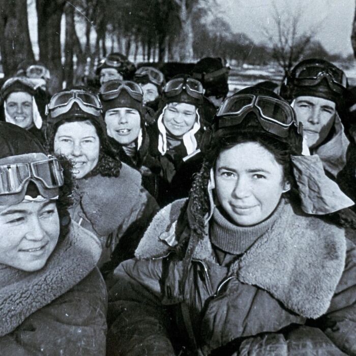 2. "Nocne wiedźmy" - kobiecy oddział nieustraszonych rosyjskich pilotów, którzy bombardowali nazistów pod osłoną nocy, 1941