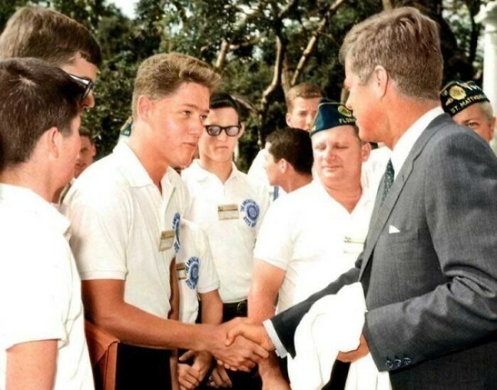 13. Spotkanie JFK i Billa Clintona przed Białym Domem, 1963