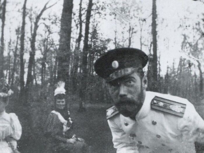 18. Jedno z wielu selfie, jakie zrobił sobie w trakcie życia rosyjski cesarz Mikołaj II