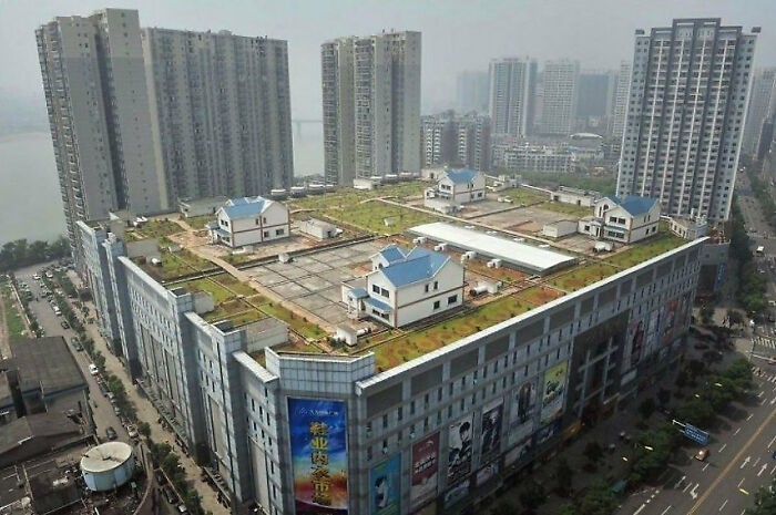 20. Prywatne domy na dachu ośmiopiętrowego centrum handlowego w Zhuzhou w Chinach
