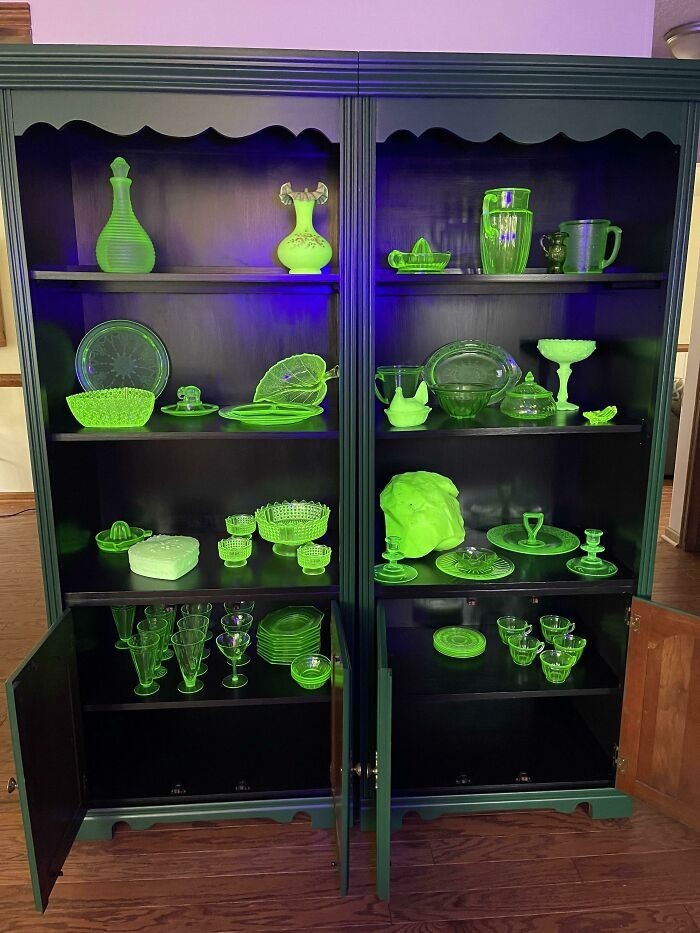 "Moja kolekcja szkła uranowego, które świeci pod ultrafioletem"