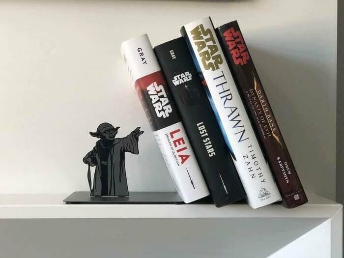 Yoda może potrzymać ci książki.