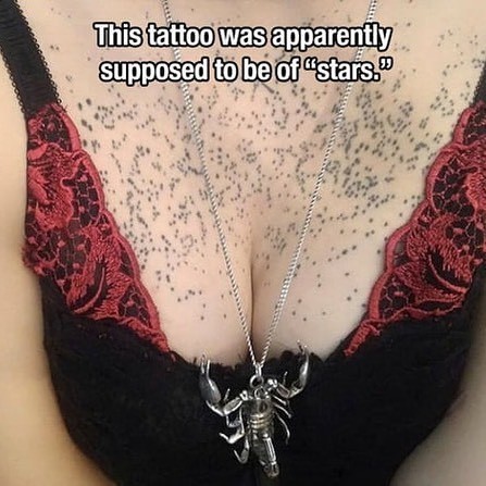  Ten tatuaż miał przedstawiać gwiazdy.