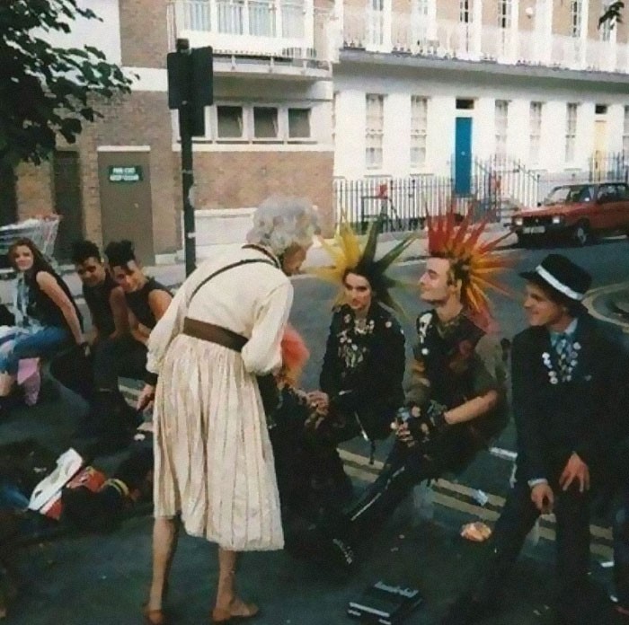 Londyńskie punki i zaskoczona babcia, 1982