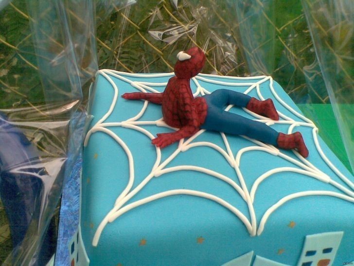 3. "Zamówiłem tort w cukierni dla mojego siostrzeńca, który jest fanem Spider-Mana. Otrzymałem to coś. Niech ktoś wezwie egzorcystę."