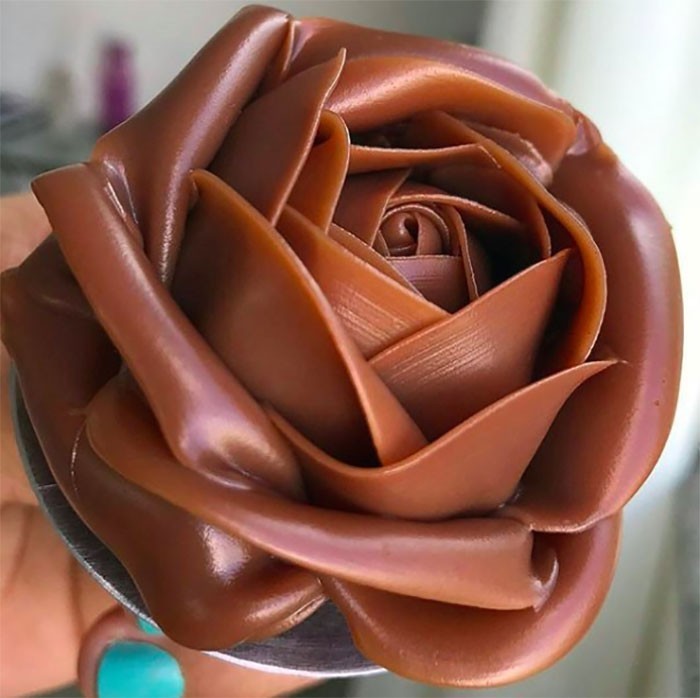 11. "Przepiękna czekoladowa róża"