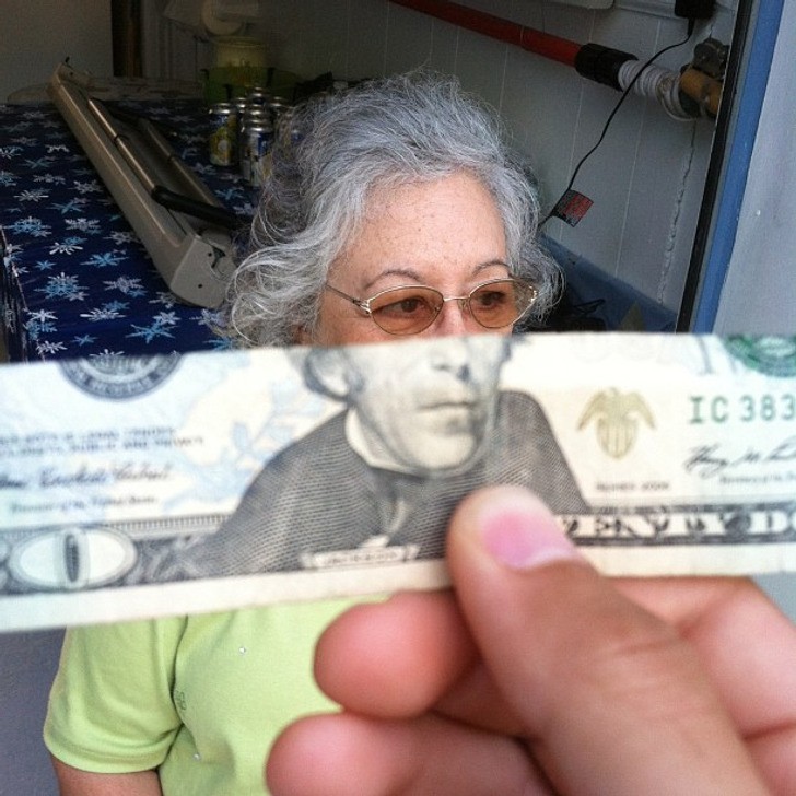"Moja babcia ma fryzurę Andrew Jacksona."