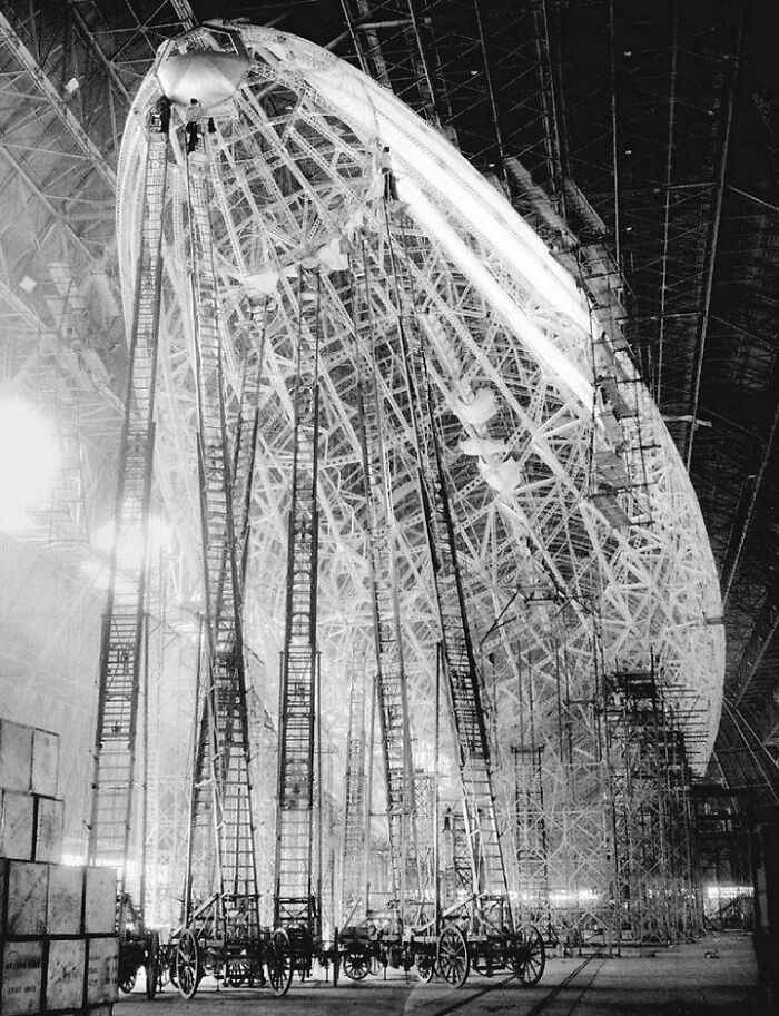 Konstrukcja Hindenburga. Tak, to są drabiny.