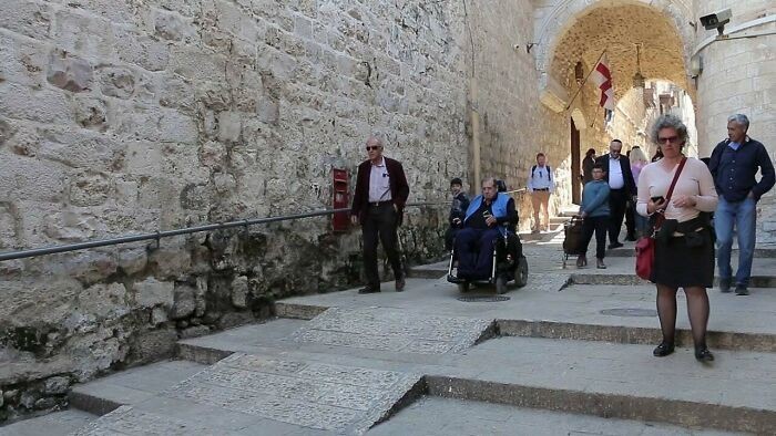 W Starym Mieście w Jerozolimie dodano 4 kilometry ścieżek i dróg przystosowanych dla osób niepełnosprawnych.