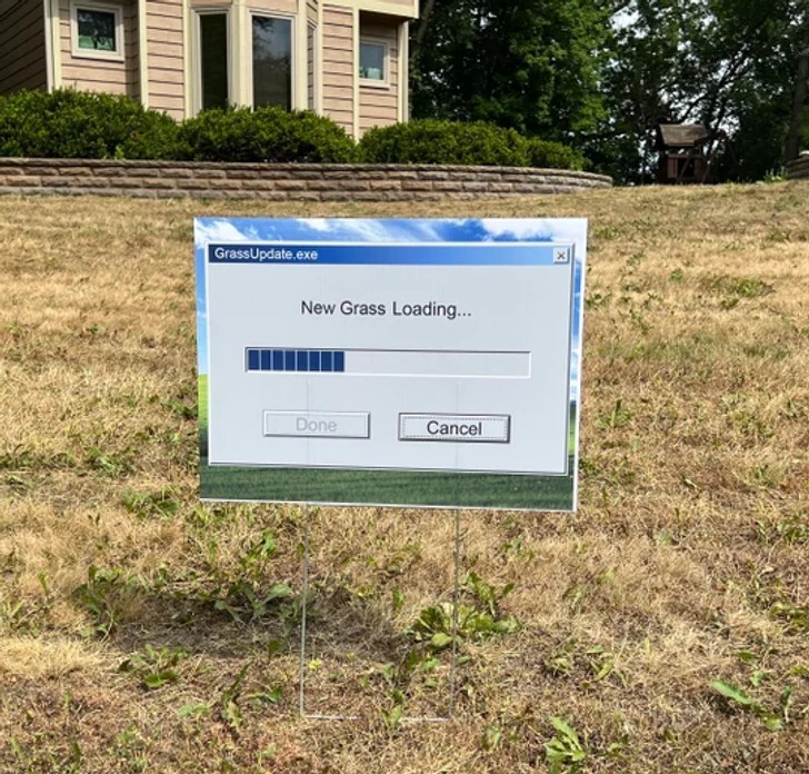 "Mój mąż jest w trakcie odświeżania naszego trawnika. Niedawno zaczął usuwać dotychczasową trawę, więc postawiłam taki znak."