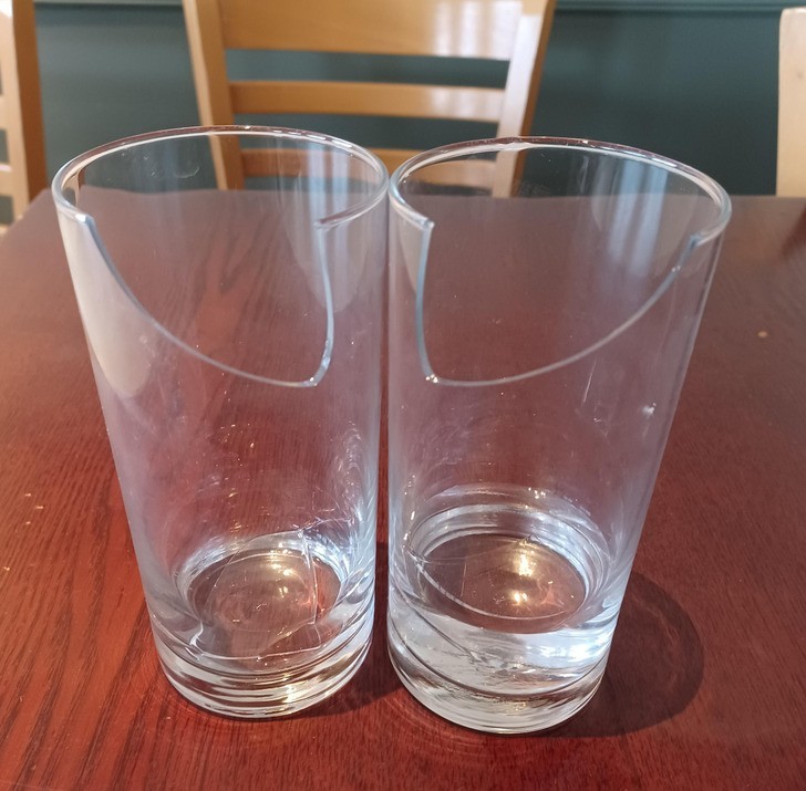 "Zbiłam w pracy dwie szklanki. Co ciekawe, obie pękły w niemal identyczny sposób."