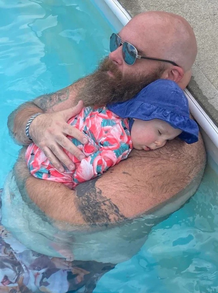 "Park wodny okazał się aż nazbyt ekscytujący dla mojej córki. Dobra wymówka, by nie ruszać się z basenu przez godziny."