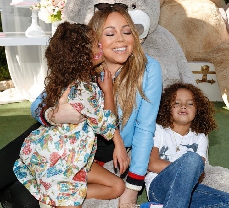 5. Mariah Carey urodziła w wieku 42 lat.