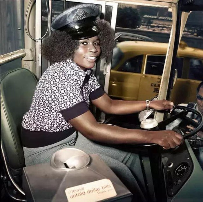Mary Wallace: Pierwsza kobieta pracująca jako kierowca autobusu w Chicago, 1974
