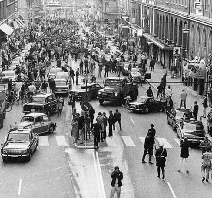 Pierwszy poranek w Szwecji po wprowadzeniu przepisów zmieniających ruch lewostronny na prawostronny, 1967
