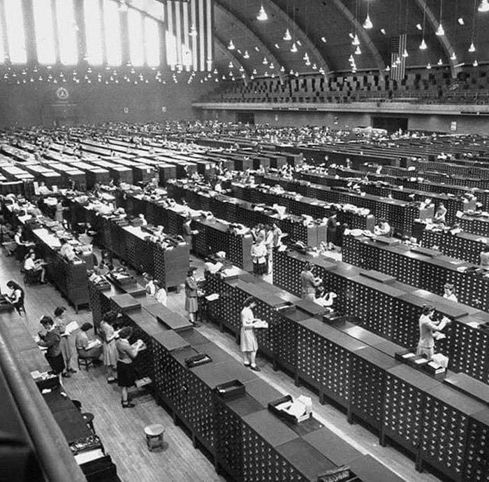 Zbiór odcisków palców w kartotece FBI, 1944