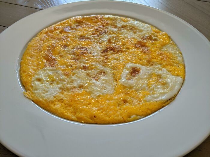 18. "Mój omlet idealnie dopasował się do kształtu talerza."