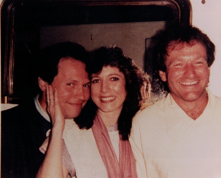 12. "Moja mama na imprezie z Robinem Williamsem i Billym Crystalem w Los Angeles, 1982"
