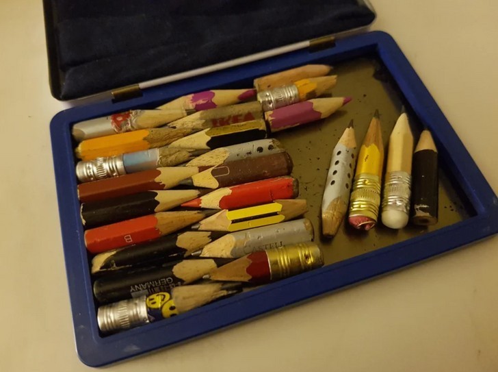 "Oto moja kolekcja małych ołówków. Te cztery z prawej są jeszcze zbyt duże, więc będę ich używać do momentu, w którym się zmieszczą."