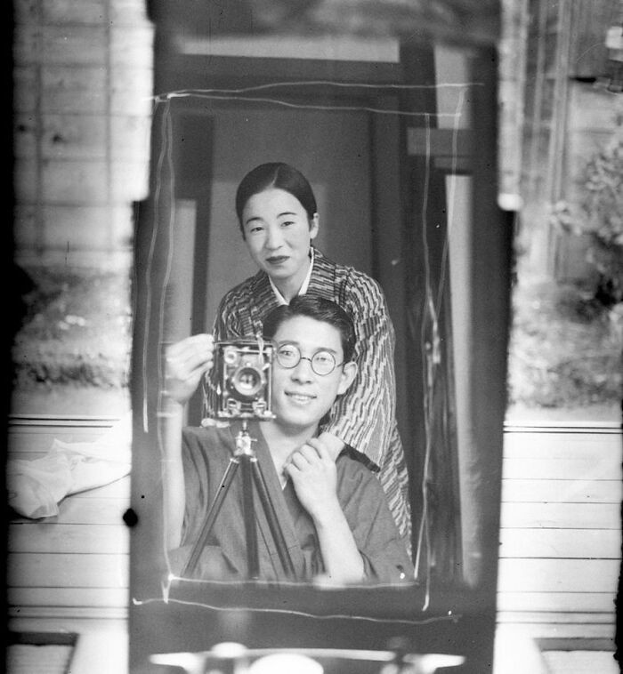 "Ten portret w  lustrze został wykonany 100 lat temu w Japonii."