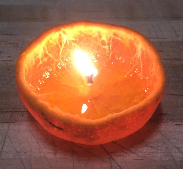 "Jeśli nie masz świeczek, skórka od pomarańczy i oliwa mogą posłużyć jako awaryjny zamiennik."