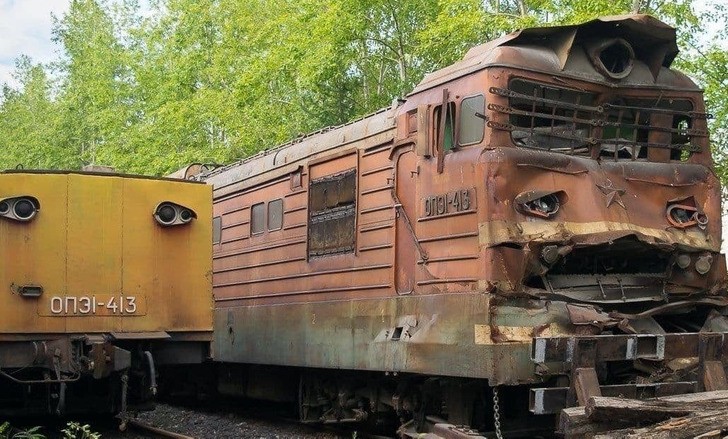 "2 porzucone pociągi"