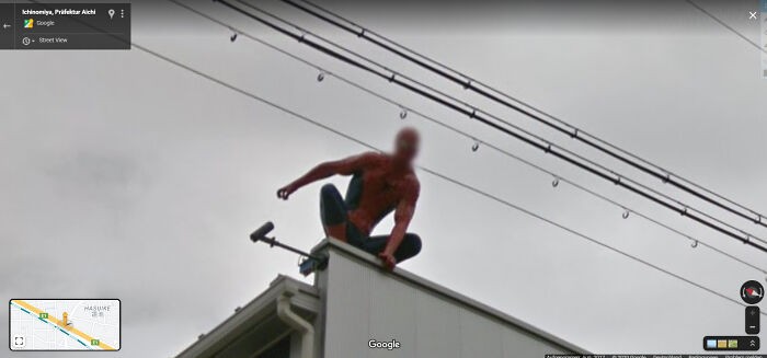 "Spider-Man na dachu w Japonii"