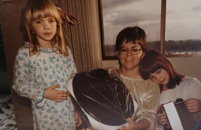 "Moja mama była bardzo podekscytowana deską toaletową, którą otrzymała pod choinkę w 1981 roku."
