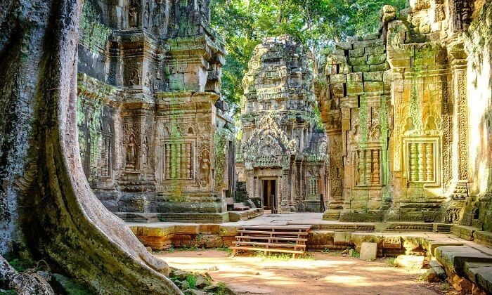 7. Wnętrze klasztoru Ta Prohm, Kambodża, XII-XIII wiek