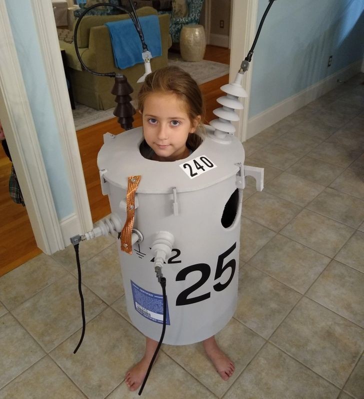 2. "Córka chciała zostać Transformerem na Halloween."