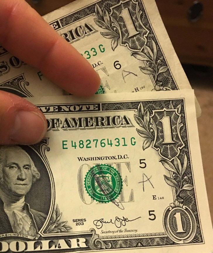 "Mój dzieciak oznaczył wszystkie moje dolarowe banknoty, by przekonać się czy wróżka zębuszka istnieje naprawdę."