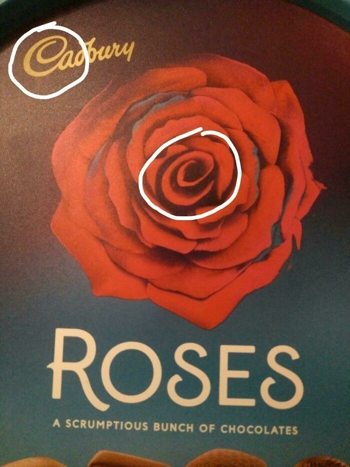 Charakterystyczne "C" z loga Cadbury sprytnie wkomponowane w środek róży na opakowaniu