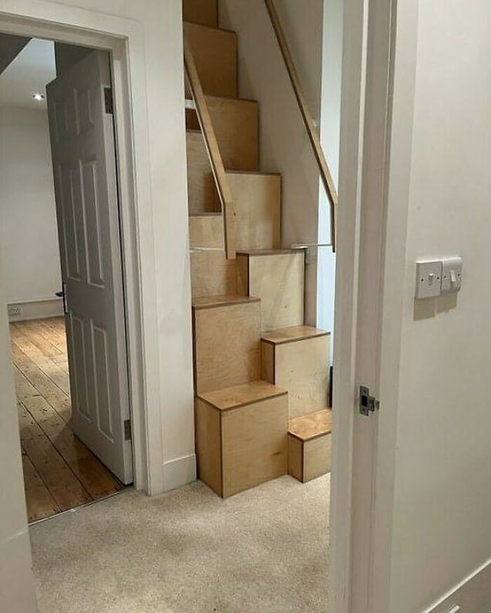 "Idealne schody, jeżeli jesteś kotem."