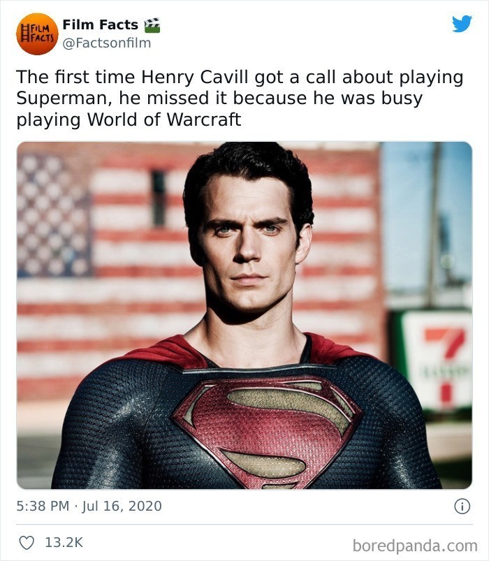 8. Henry Cavill przegapił pierwszy telefon dotyczący jego angażu do roli Supermana, bo był zajęty grą w World of Warcraft.
