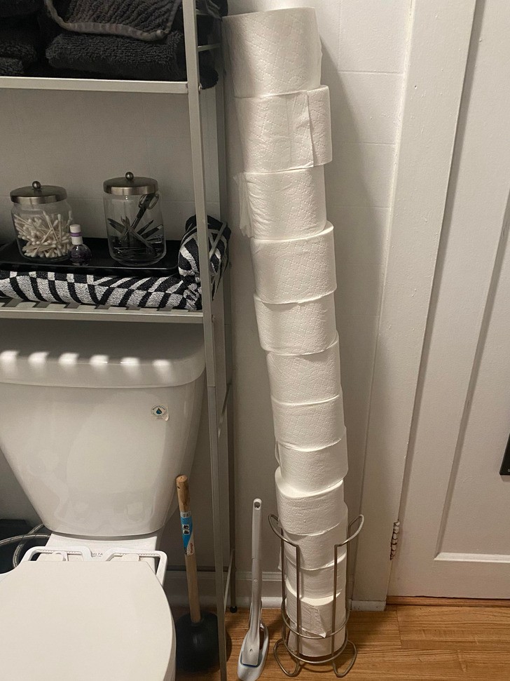 "Poprosiłam chłopaka, by uzupełnił papier w toalecie."