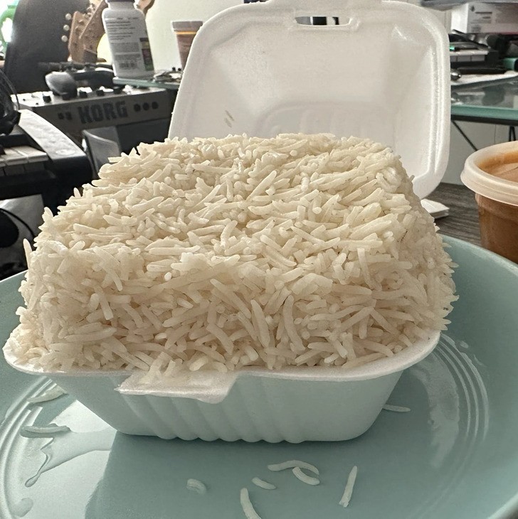 "Moje opakowanie ryżu na wynos było w 100% pełne."