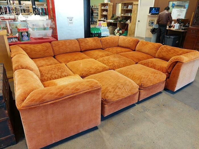 "Udało mi się kupić tę sofę za 249 dolarów."