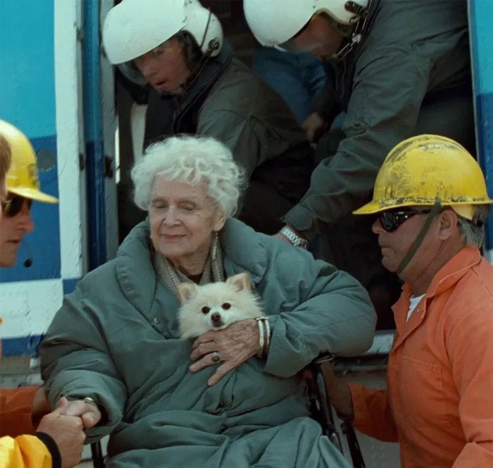 14. Pies starszej Rose to nawiązanie do prawdziwych szpiców, które przetrwały katastrofę statku.