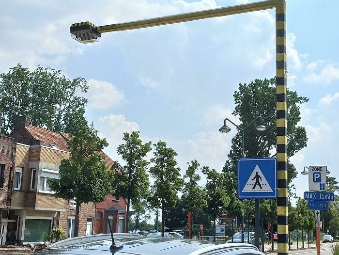 "Specjalne oświetlenie przejścia dla pieszych w Belgii"
