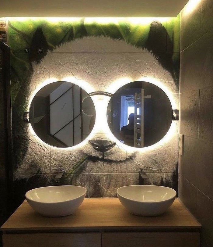 9. Panda w łazience