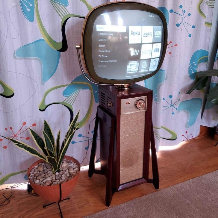 12. "Odrestaurowałem stary telewizor i zainstalowałem w nim Smart TV."