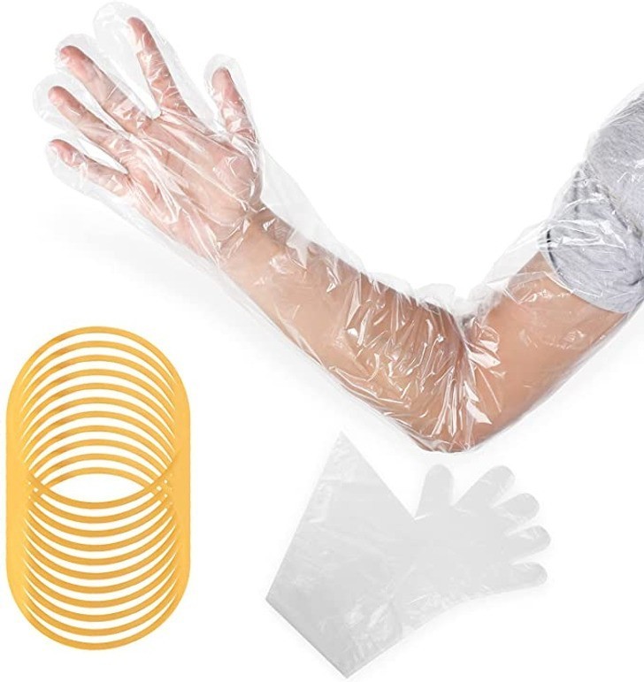 13. Długie rękawice ochronią twoje delikatne ręce przed brudem.