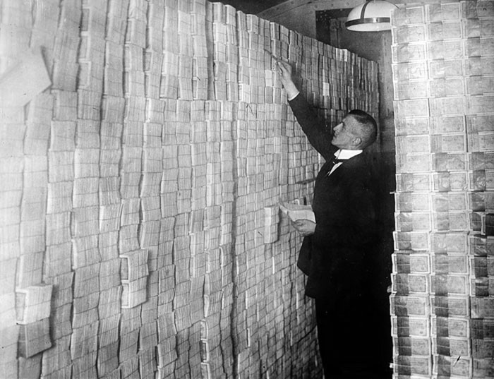 "Berliński bank podczas hiperinflacji w 1923 roku"