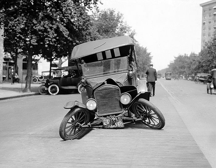"Ford Model T po wypadku